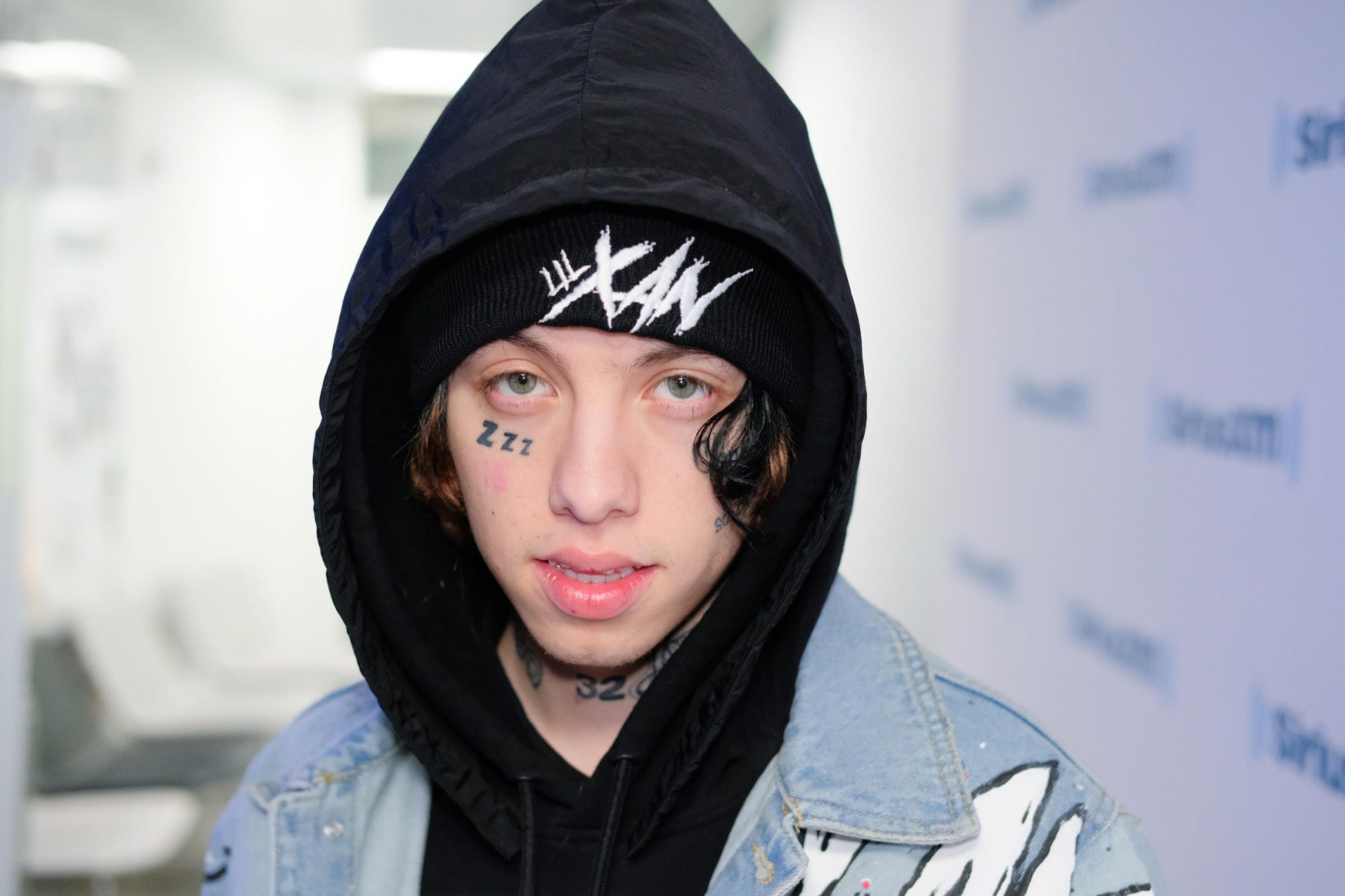 Lil Xan's New Blonde Hair Has Fans Divided - wide 9